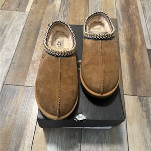 UGG Men's Chestnut Suede Slip-On Moccasin Slippers